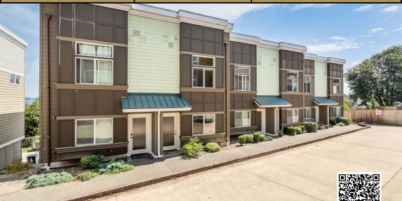 Tacoma Townhome: 624 S 23rd St
