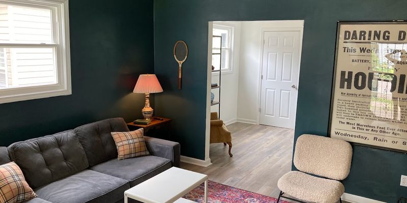 Lexington House: 172 Eddie St