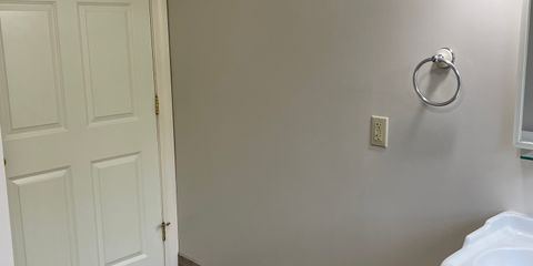 Bathroom 6.jpg
