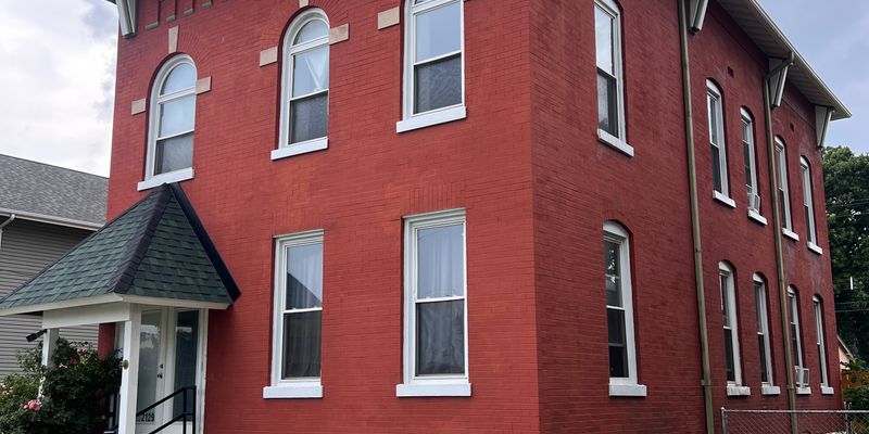 Granite City Apartment: 2129 Delmar Ave