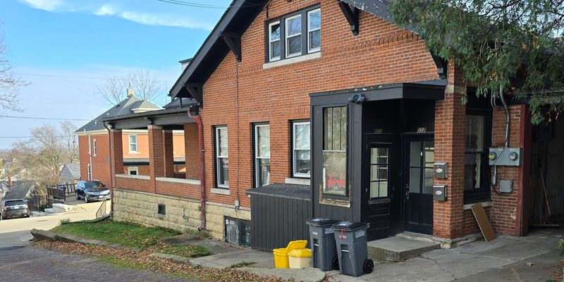 Dubuque Apartment: 555 Alpine St