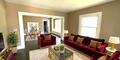 IMG_3266 - Living Room - Luxury - 32.jpg