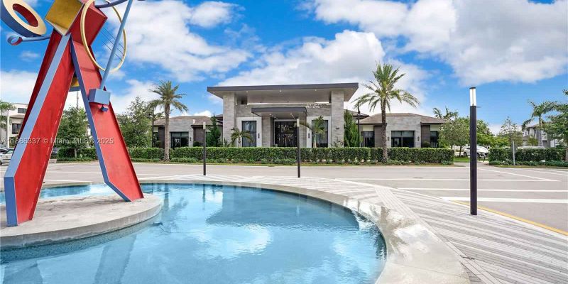 Doral Apartment: 8167 NW 41st St