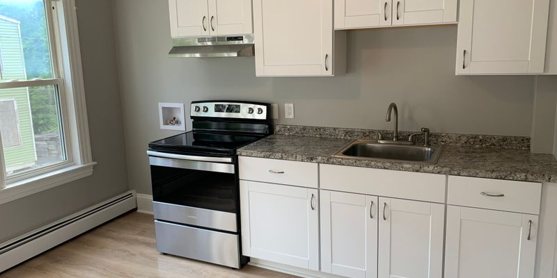 Biddeford Apartment: 10 Freeman St