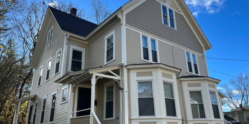 Concord House: 109 Warren St
