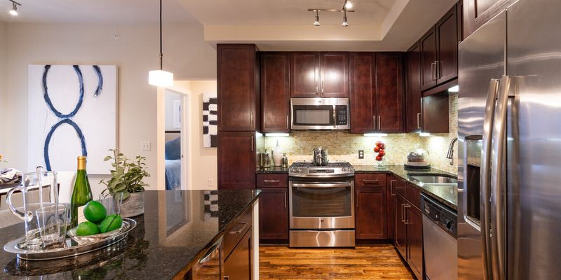 Houston Apartment: 800 Smith St