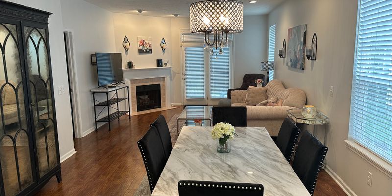 Carmel House: 12471 Carmel Garden