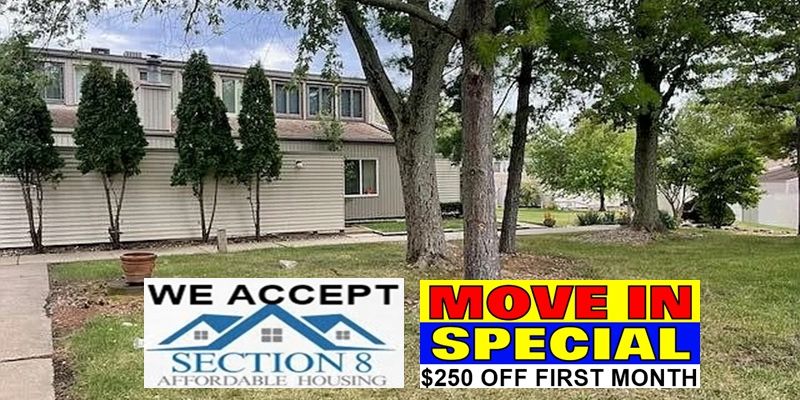 Peoria House: 6831 N Frostwood Pkwy