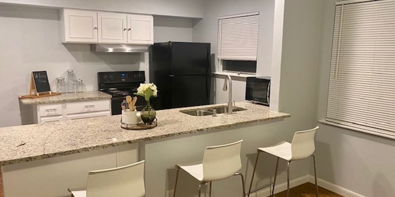 Garland House: 2703 Patricia Ln