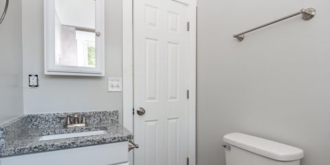 5143-E-Washington-St-large-015-010-Bathroom-1498x1000-72dpi-2.jpg