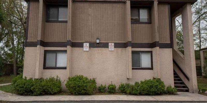 Jacksonville Apartment: 5327 Westchase Ct