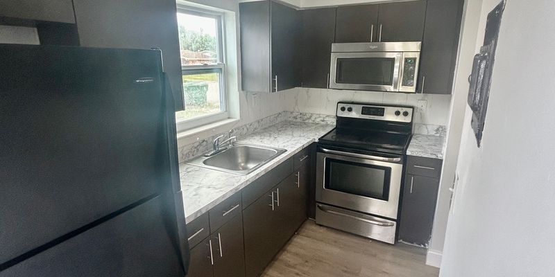 Miramar Apartment: 7511 Venetian St