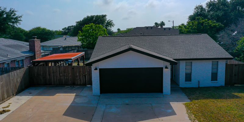 Corpus Christi House: 934 Crossbill St