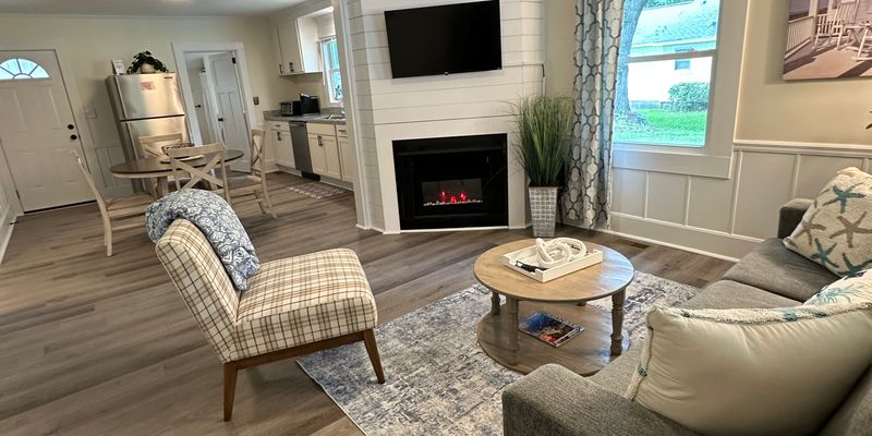 Wilmington House: 5326 Masonboro Loop Road