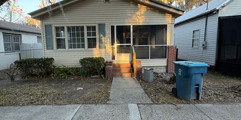 Brunswick House: 2308 Albany St