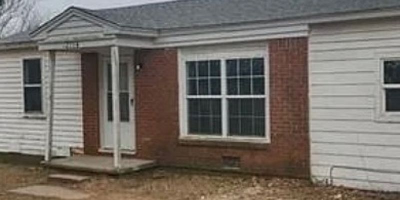 Spencer House: 12704 NE 40th St