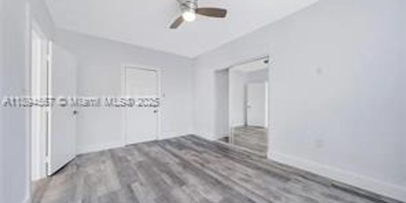 Miami House: 1036 SW 5th St # 2