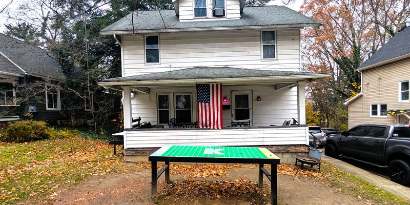 Kent House: 624 Vine St