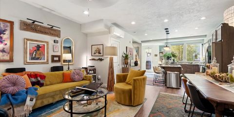 07-007_Living Room.jpg