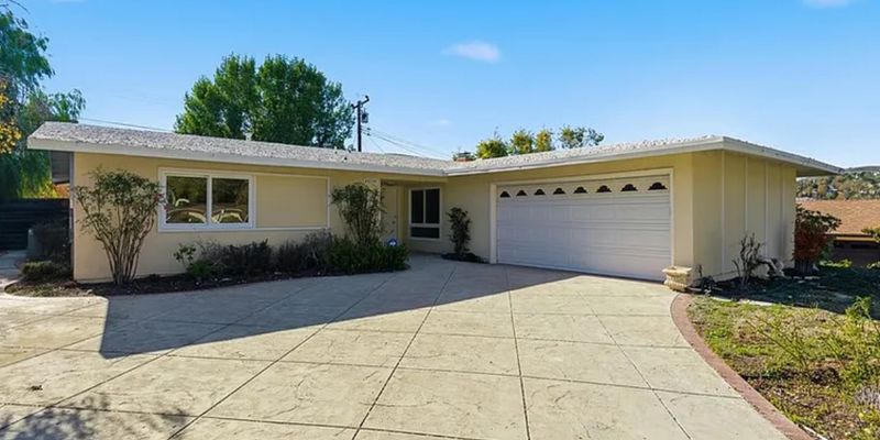 Calabasas House: 26136 Veva Way