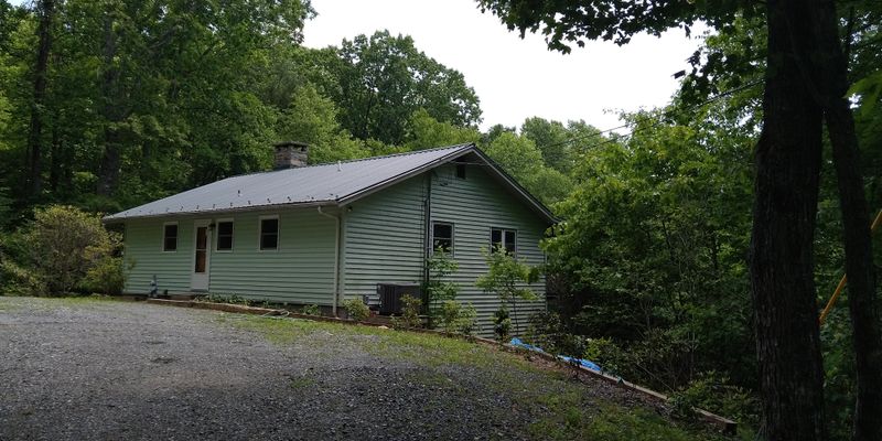 Boone House: 295 Ozzie Cornett Dr