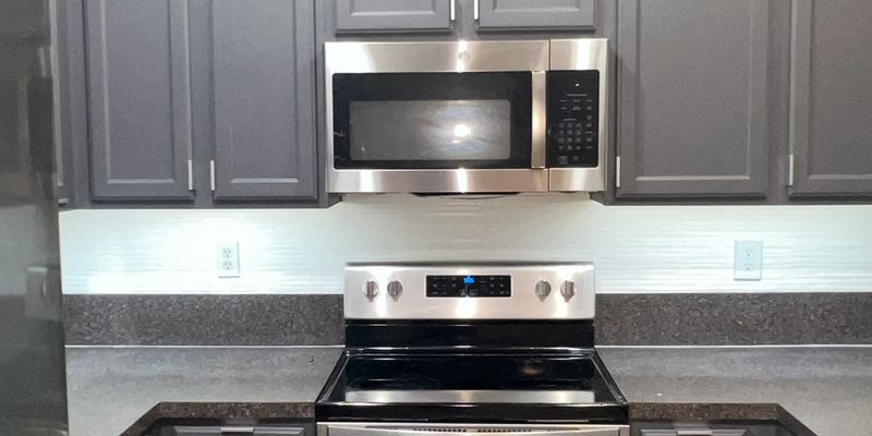 Jacksonville House: 13490 Essence Ct