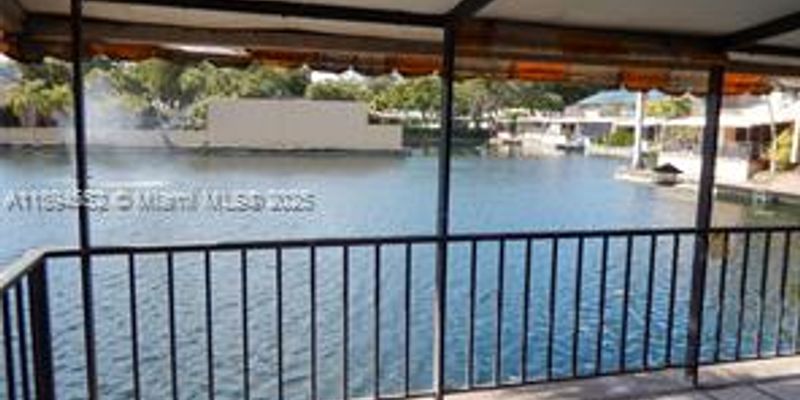 Miami House: 16000 Kilmarnock Dr