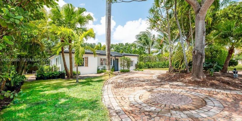 Biscayne Park House: 11222 NE 9th Ave