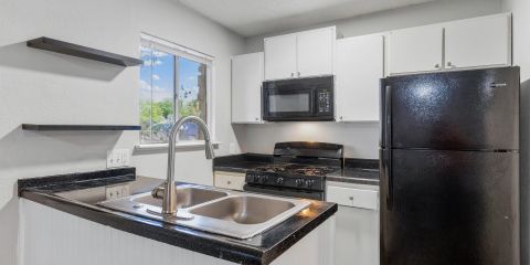 apt-18-kitchen.jpg