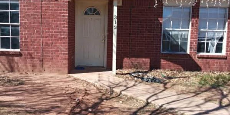 Bronte  Townhome: 312 SE Railroad st