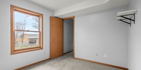 21-163 937 23rd Ave.jpg