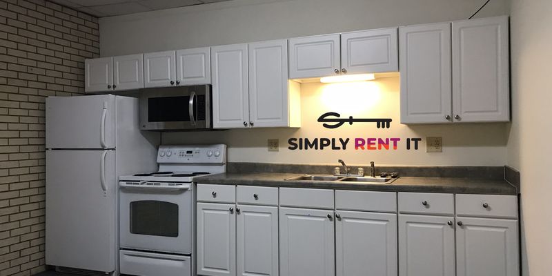 Roland Apartment: 210 N Main St