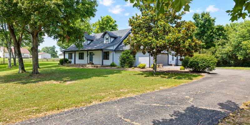 Rockfield House: 10188 Russellville Rd