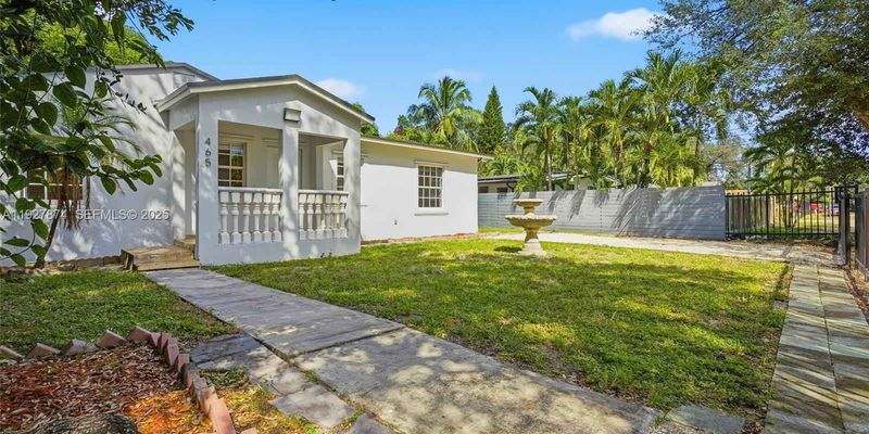 Miami House: 465 NE 165th St