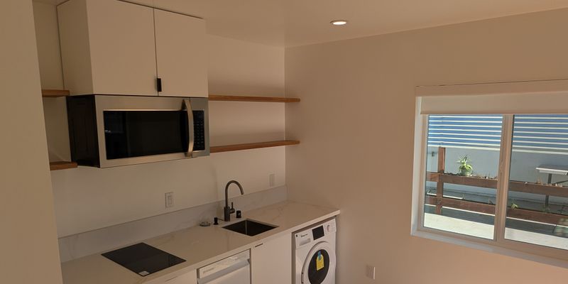 Anaheim House: 218 W Tiller Ave, Unit R