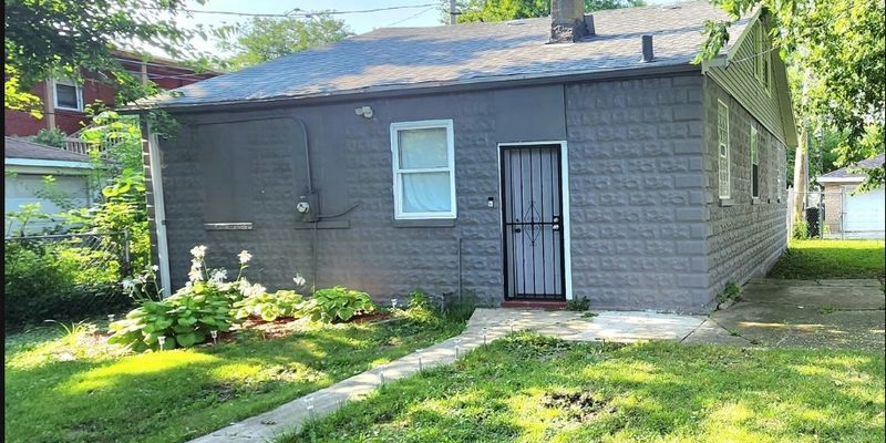 Chicago House: 544 W 117th St