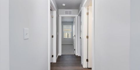 22-Hallway.jpg