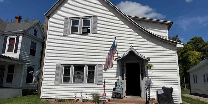Logansport Apartment: 1218 E Broadway
