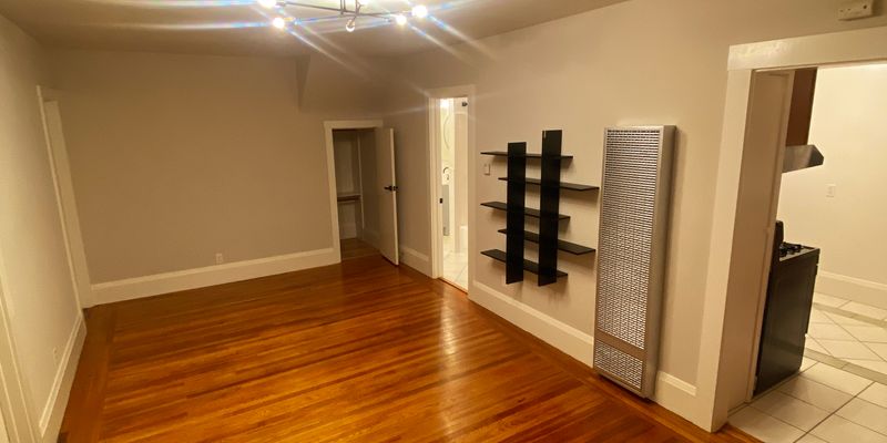 Oakland Apartment: 315 E 15th St