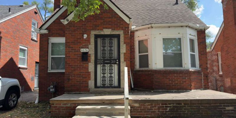 Detroit House: 8276 Sussex St