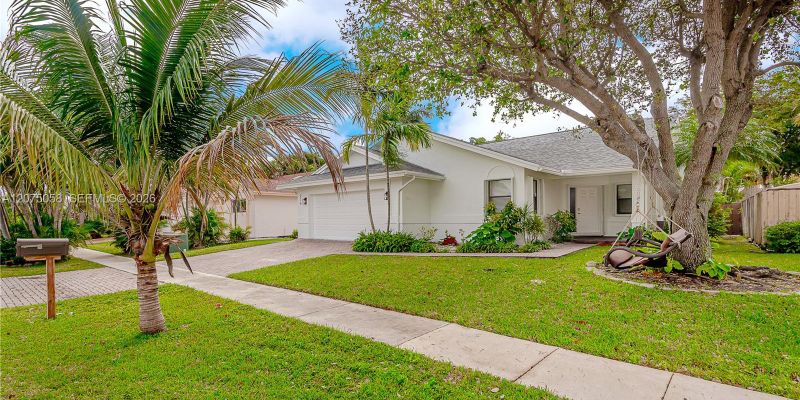 Dania Beach House: 216 SE 9th St