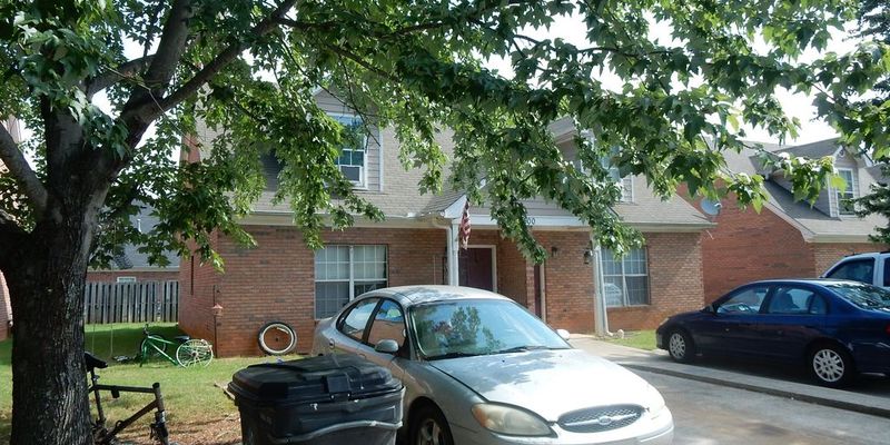 Acworth Apartment: 500 Rosehip Lane