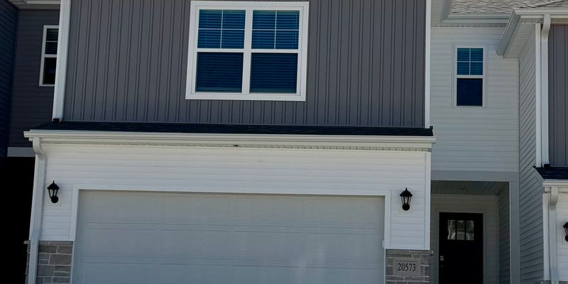 Gretna House: 20573 Margo St