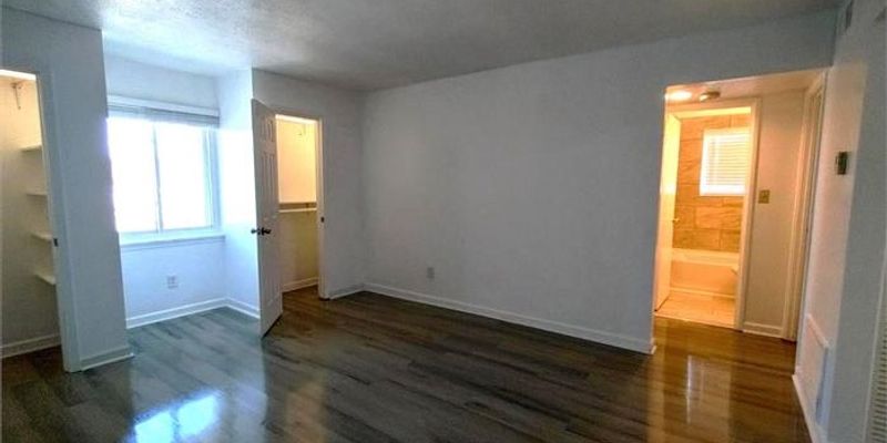Louisville Apartment: 3116 Fordhaven Rd