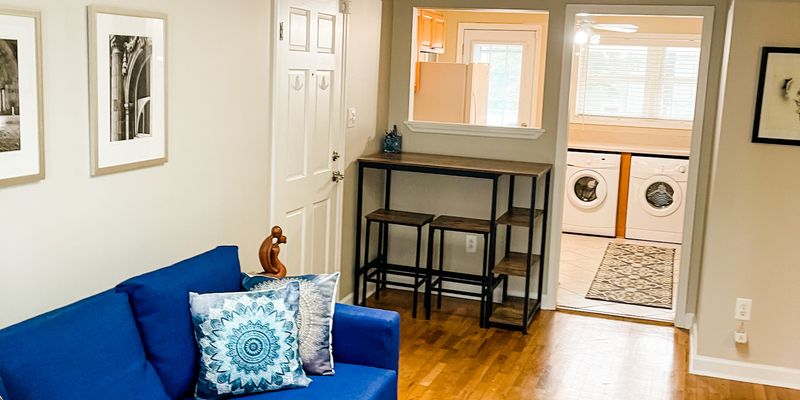 Savannah Apartment: 414 E Park Ave