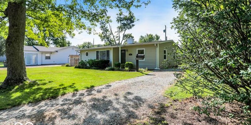 Whiteland House: 131 Belaire Dr