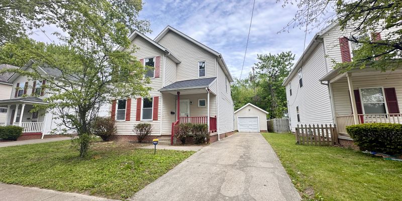 Cleveland House: 571 East 115th St