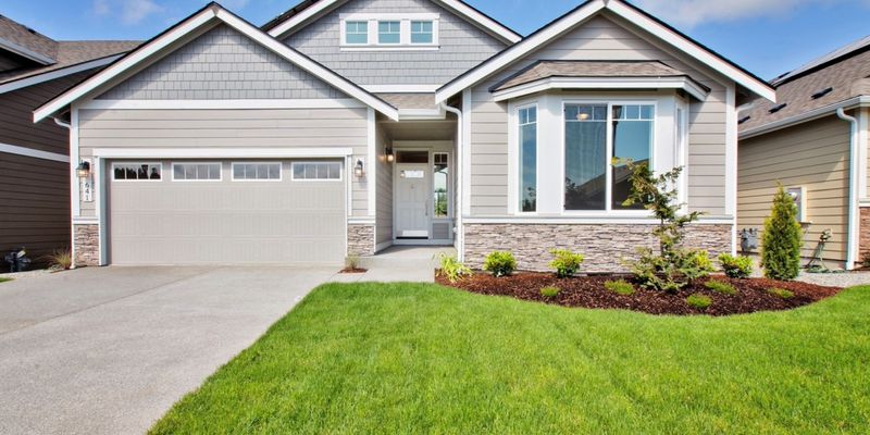 Olympia House: 641 Maggee St SE