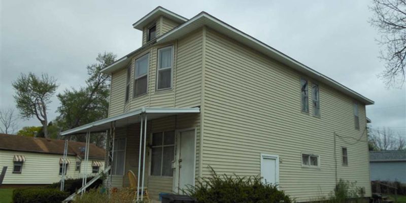 Elkhart Apartment: 520 Sherman Street