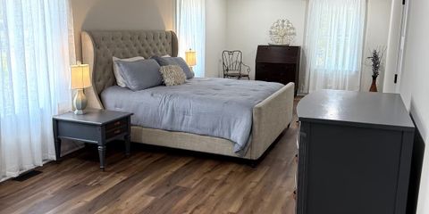 420 Ashe st bed 1.jpg